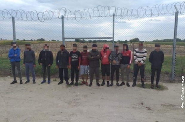 Во Унгарија за еден ден уапсени 400 мигранти