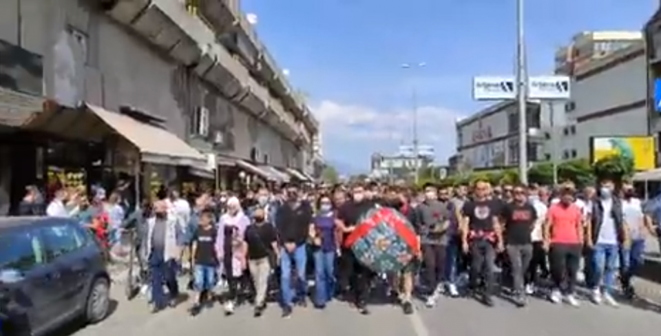 (ВИДЕО) Протест против Заев и Филипче: Марш во чест на жртвите од плоштадот до пред болницата