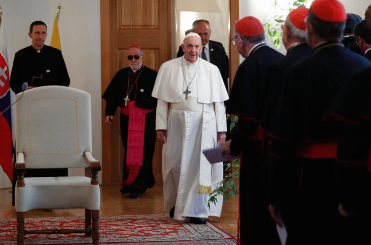 Папата Франциск пристигна во четиридневна посета на Словачка