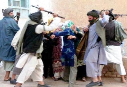 (ВИДЕО) Насилство врз жените во Кабул