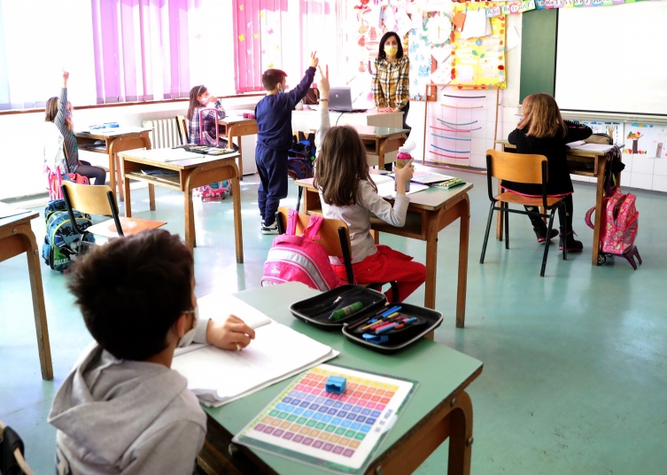 14 ученици заразени со Ковид 19 во Македонија