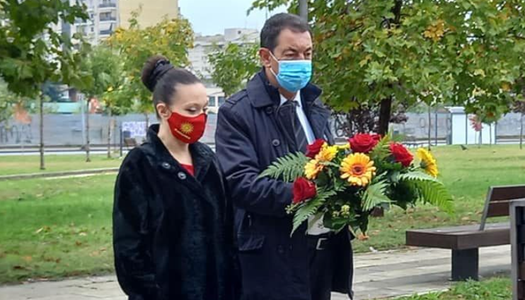 (ФОТО) Мизрахи и Зафировски положија цвеќе на споменикот на Кузман Јосифовски Питу