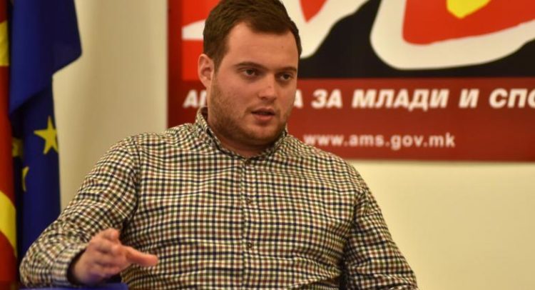 (ФОТО) Каевски е единствениот 30-годишник кој на сметка има 4 милиони денари, обвинува ВМРО-ДПМНЕ