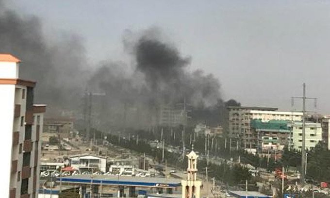 Експлозија пред џамија во Кабул во која се вршел погреб на мајката на портпаролот на талибанците
