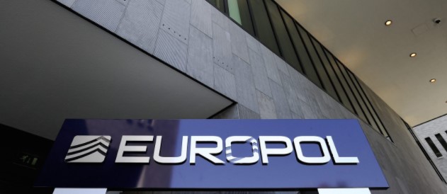 Европол уапси 150 лица во девет земји за недозволена трговија преку „темната мрежа“