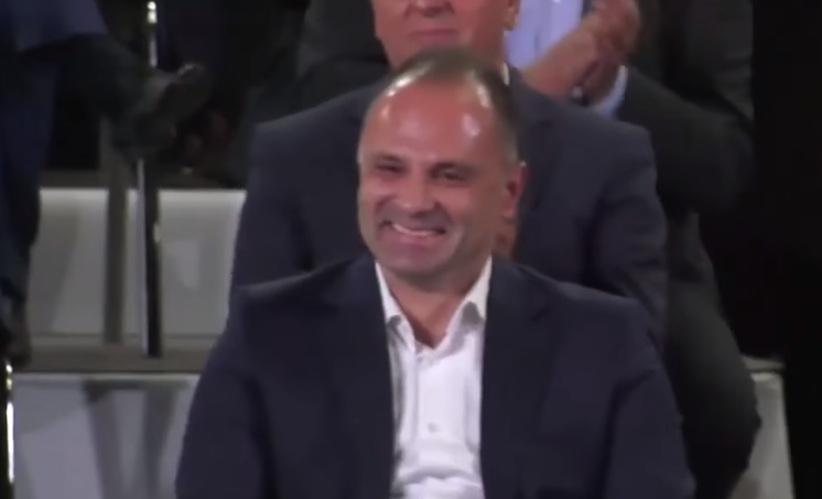 (ВИДЕО) Што е смешно Филипче?, прашува ВМРО ДПМНЕ