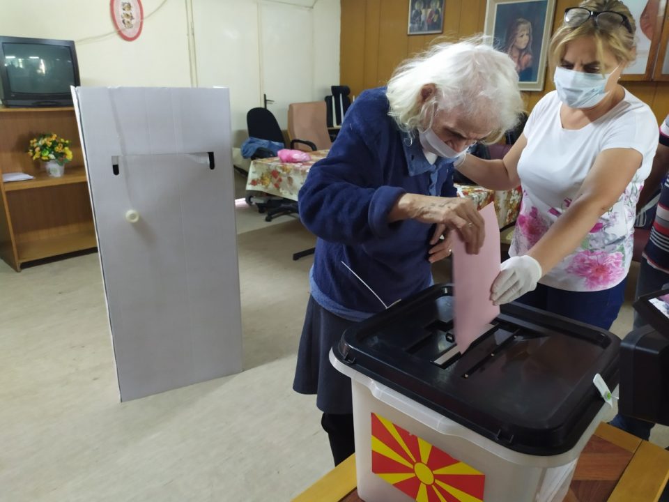 Денеска гласаат болните, немоќните, затворениците и лицата заразени со коронавирус