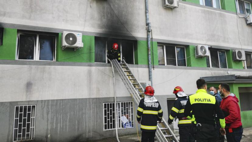 (ВИДЕО) Најмалку девет загинати во пожарот во ковид болница во Констанца