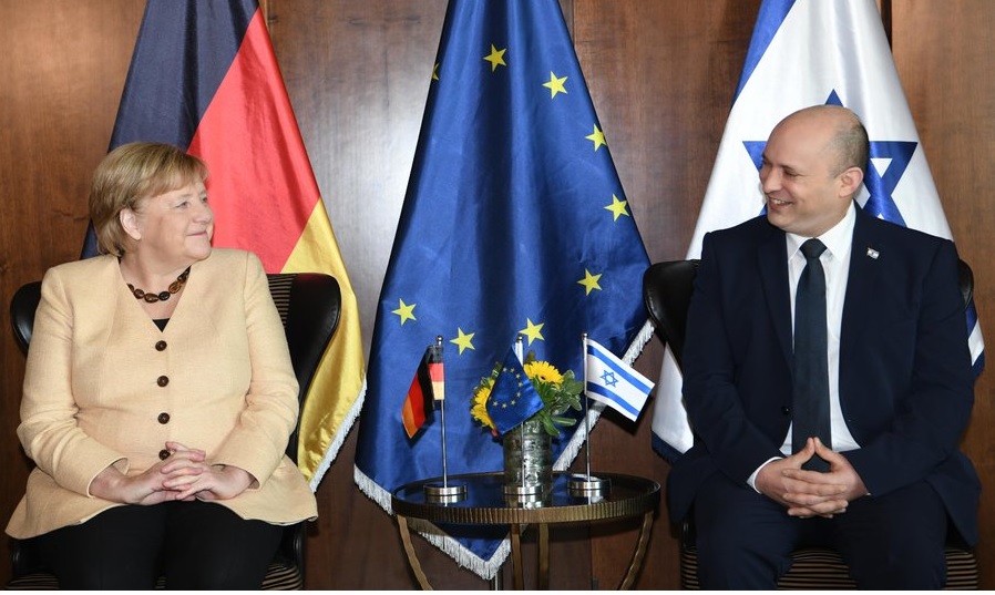 Меркел на средба со Бенет: Холокаустот е настан за кој продолжуваме да носиме одговорност