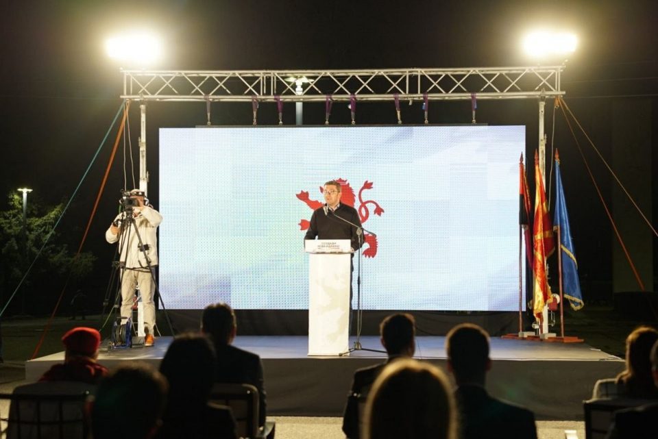 Христијан Мицкоски убедливо пред Зоран Заев во анкетата на „Прорисрч“, ВМРО ДПМНЕ победник на изборите