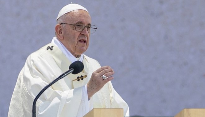 Папата повикува на „ден за молитва“ за Украина