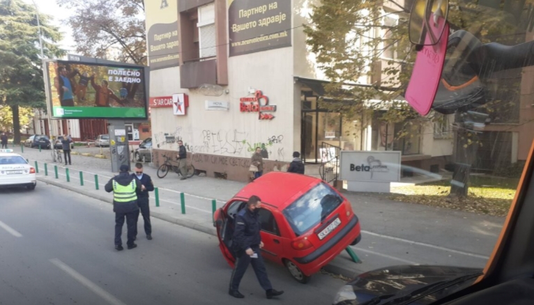 Уште една сообраќајка кај зградата на ЕУ во Скопје