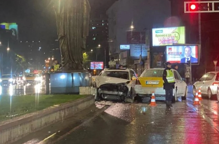 Тешка сообраќајка вечерва во центарот на Скопје