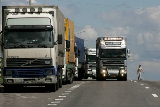 САД имаат рекорден недостиг на возачи на камиони