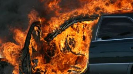 Изгоре возило во Грчец