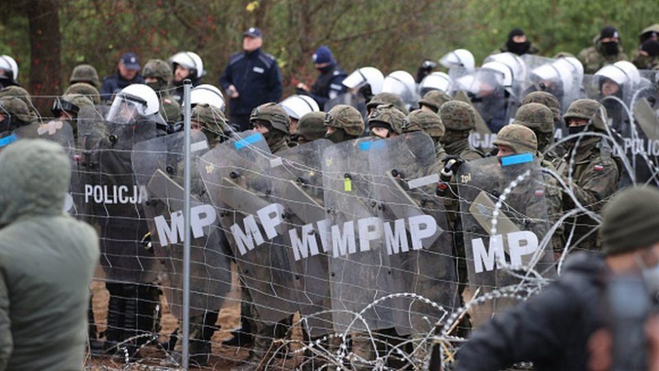Белорусија ја предупреди Полска да не користи провокации на границата