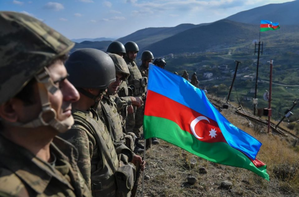 Воен хеликоптер се урна во Азербејџан, 14 загинати