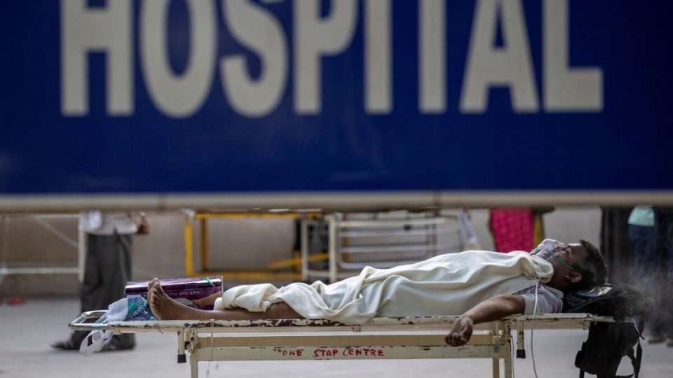 Во ковид болница во Индија изгореа најмалку 10 пациенти