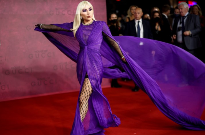 Гламурозно издание на Лејди Гага на премиерата на House of Gucci во Лондон