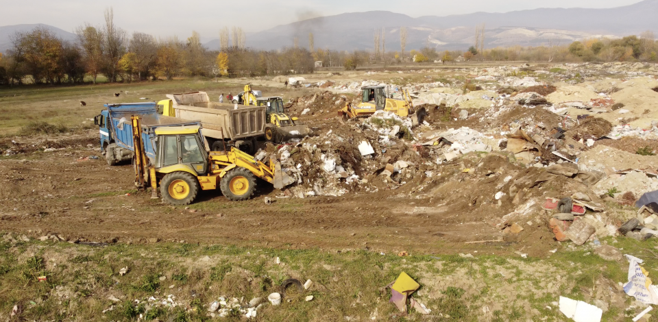 Се чисти депонијата во Ново Село
