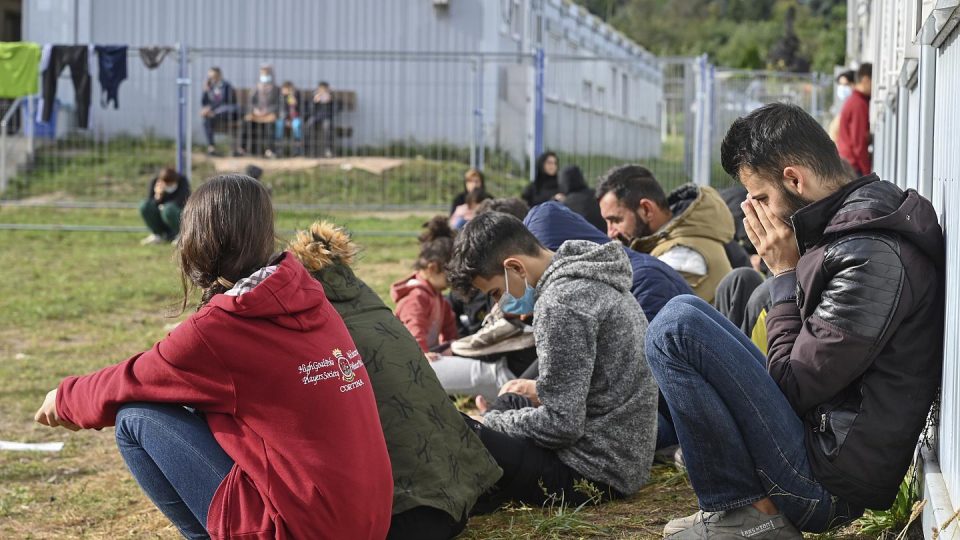 Зихофер: Германија нема да ги прифаќа мигрантите од белоруско-полската граница