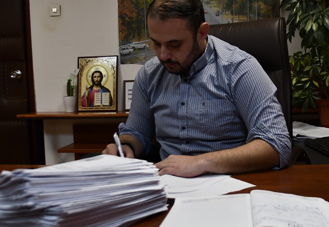 Ѓорѓиевски: Потпишав 113 решенија за ваучери за новороденчиња, ќе им бидат доставени дома