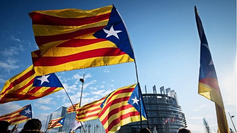 Врховниот суд на Шпанија: Најмалку 25 отсто од наставата во Каталонија да се одвива на шпански јазик