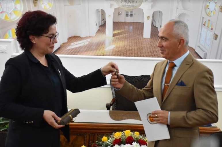 Коњановски ја презема градоначалничката функција во Битола