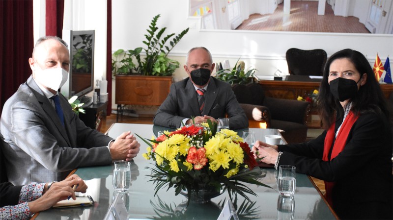 Амбасадорите на Франција и Германија во посета на градоначалникот Тони Коњановски
