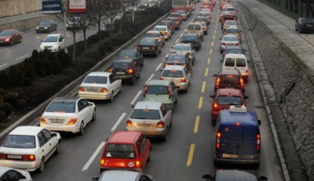 Каде има сообраќаен метеж утрово во Скопје?