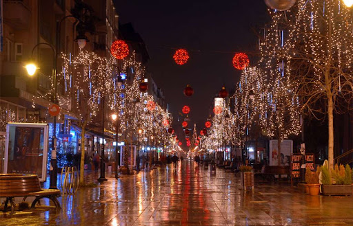 Поради енергетската криза Град Скопје бара раскинување на договорот за новогодишно украсување