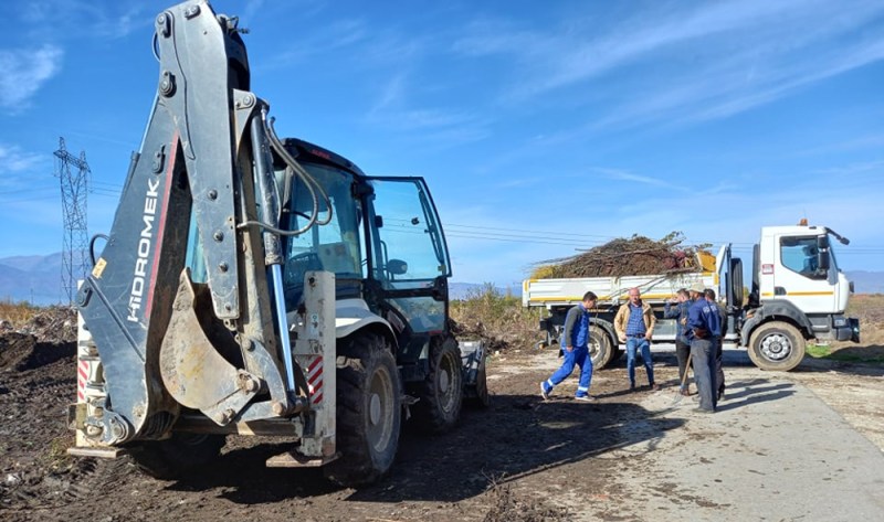 Градоначалникот Стевче Стевановски на терен, се чистеше депонијата во Новаци