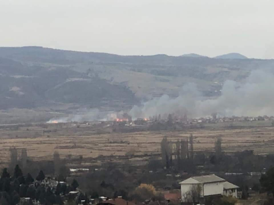 Локализиран голем пожар кај пречистителната станица за отпадни води во Кочани