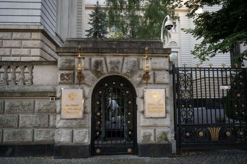 Руска амбасада: Дипломатот во Берлин загинал во трагична несреќа