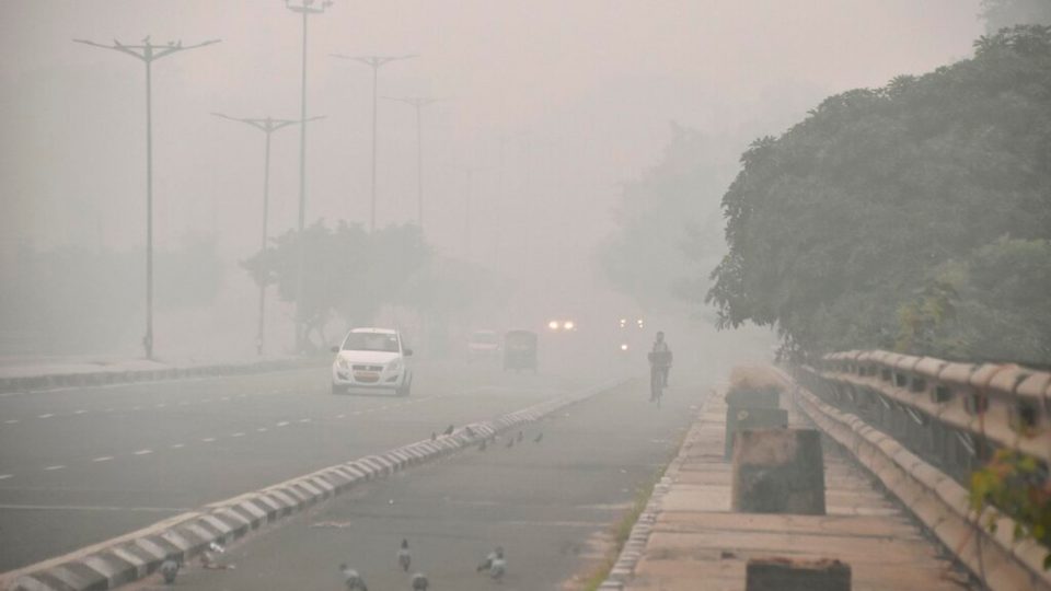 Индија: Работа од дома поради загадувањето во Њу Делхи