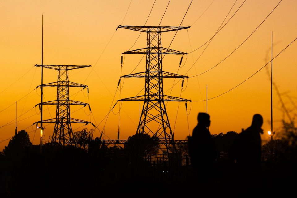 Рестрикции на струја не се најавуваат, но кризна состојба ќе се прогласи во вторник