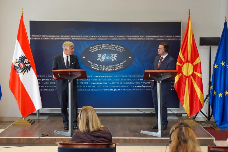 Виена и Скопје се за старт на преговорите во декември, според Софија рокот е нереален