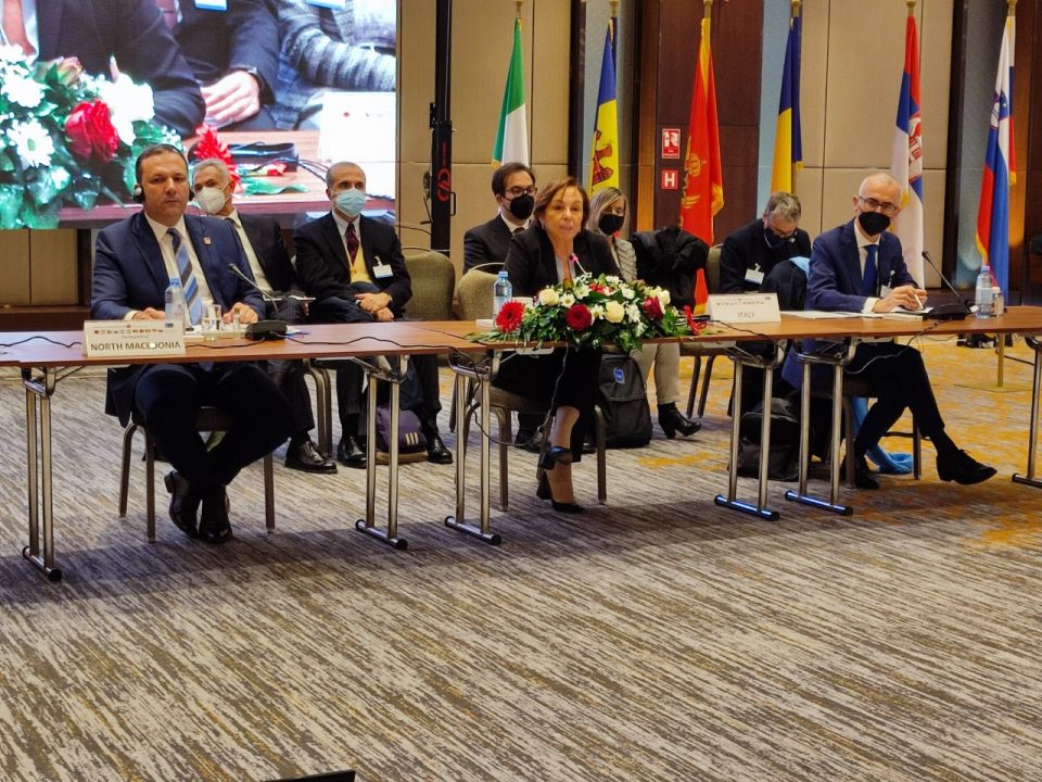 Вархеји: Полициската соработка во ЈИЕ клучна за безбедносното партнерство со ЕУ