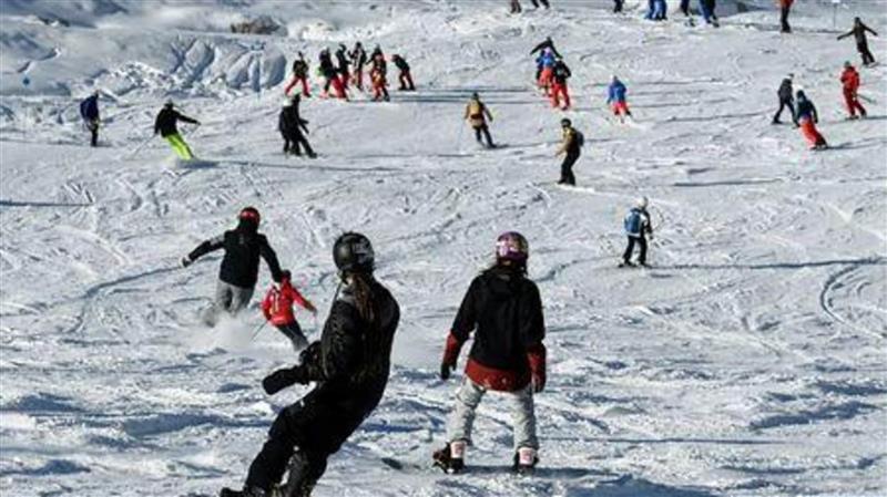 Се отвораат ски ризортите во северна Италија, и покрај ризикот од ковид