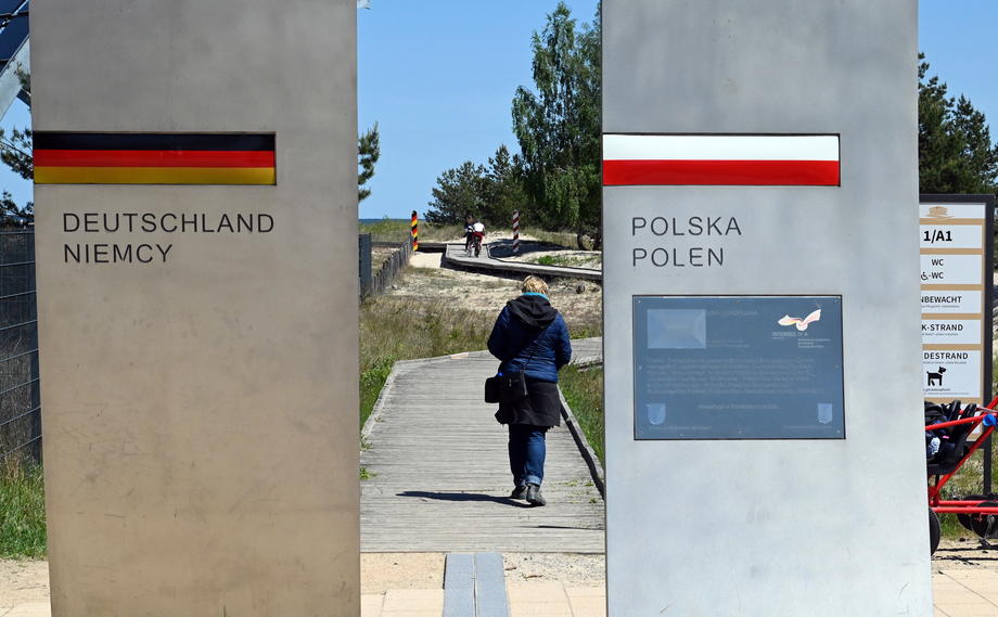 Литванија испраќа војници на границата со Полска и Белорусија