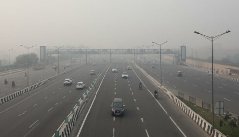 Њу Делхи обвиен во токсична магла на големиот празник Дивали