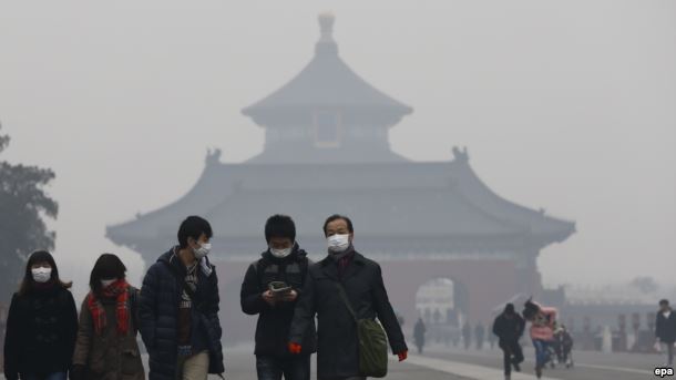 Токсични облаци над Пекинг, се забрануваат секакви активности на отворено