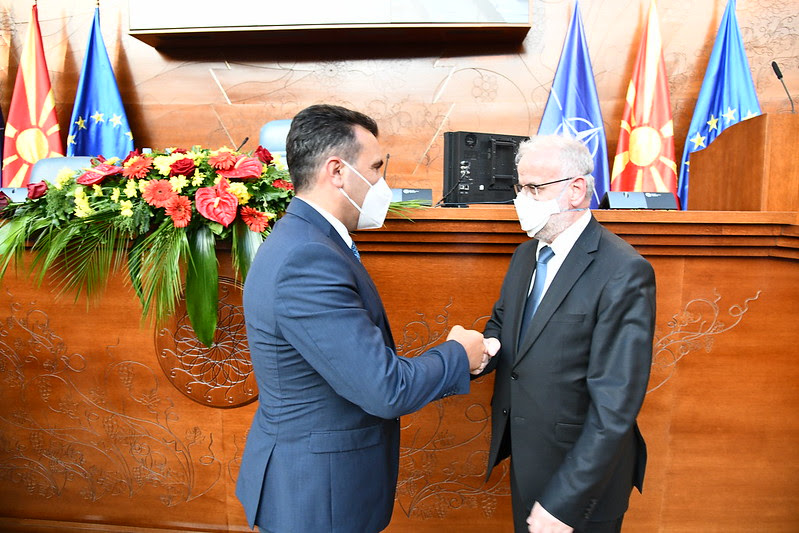 Џафери го повикал Заев во Собрание лично да го информира за иницијативата, таму се сретнал и со Ахмети