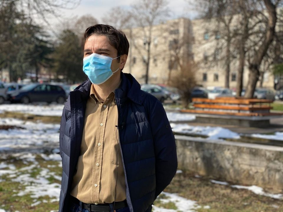 Петличковски за Лидер: Училиштата не се големо жариште на Ковид-19! Учениците треба да продолжат со физичко присуство и носење на маски