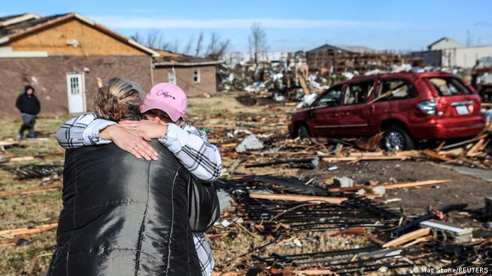 Прогласена состојба на голема катастрофа во Кентаки по смртоносни торнада