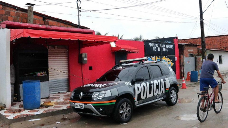 Шестмина загинати во пукање за време на прослава на Божик во Бразил