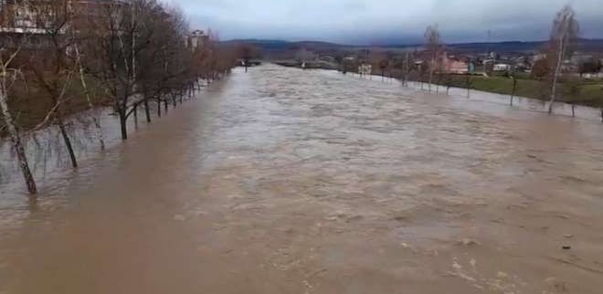 Итен состанок на штипскиот кризен штаб по зголемениот водостој на реката Брегалница