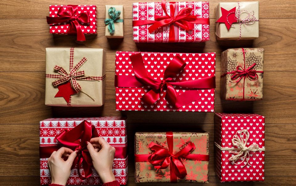 Идеи како да ги спакувате новогодишните подароци за децата