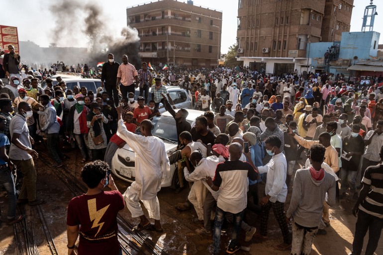 Демонстрант убиен во Судан во текот на протестите против државниот удар