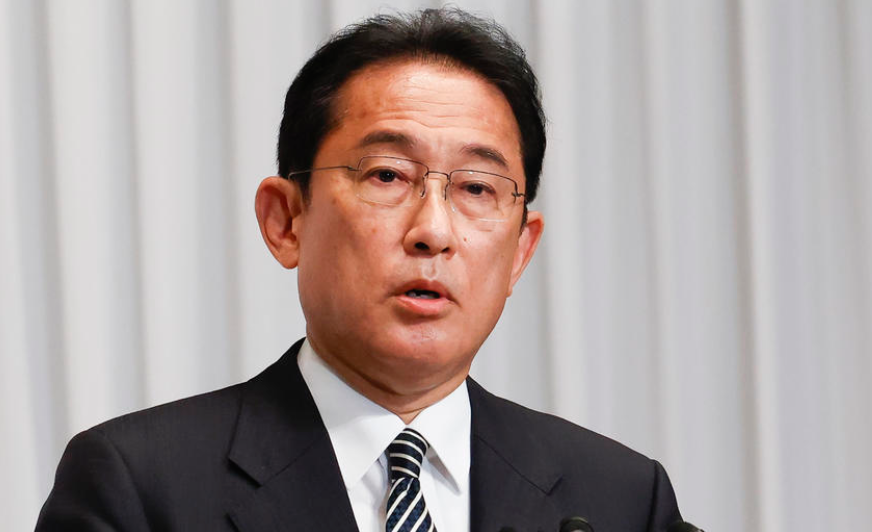 Јапонскиот премиер „спиел како топ“ во наводно опседната резиденција со духови